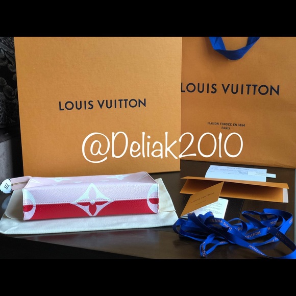 SOLD! Louis Vuitton Toiletry XL Pouch Giant Mono - Picture 5 of 8